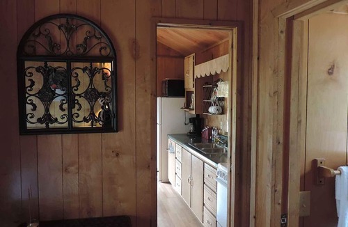 Boerne Cabin | Hansel & Gretel Charming Cabin @ HomeAway Ranch & NoahSanctuary - Pet friendly!