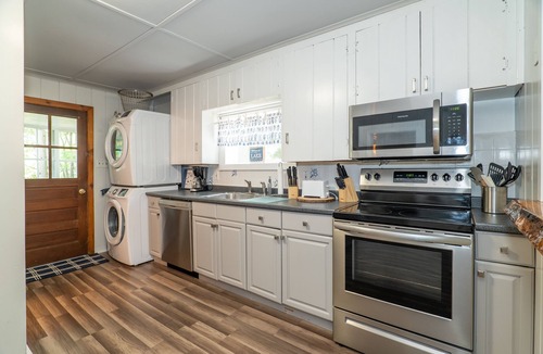 Northville Cottage | Happiness is checking into a Vrbo like this!