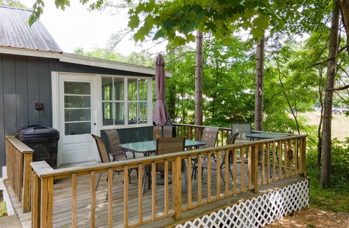 Northville Cottage | Happiness is checking into a Vrbo like this!