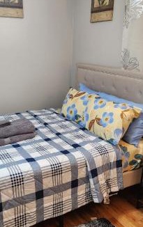 Lower Vailsburg House | Happiness queen room 3