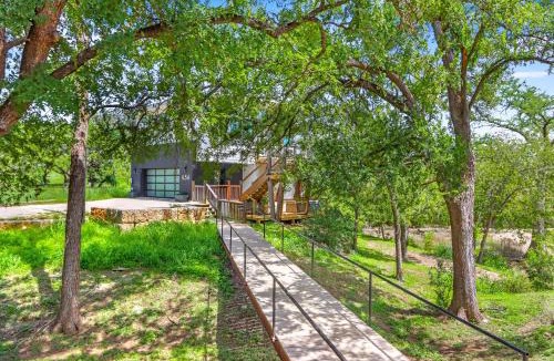 Blanco House | Happiness Ranch - Cypress Tree House