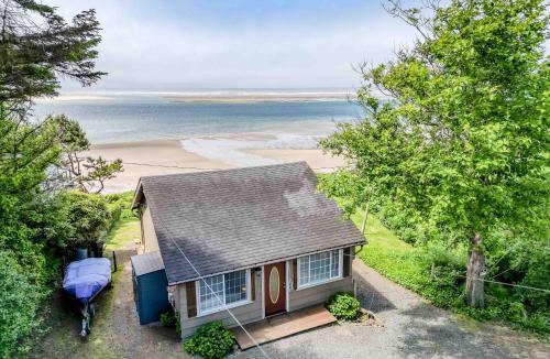 Tillamook House | Happy Camp Beachfront Cabin