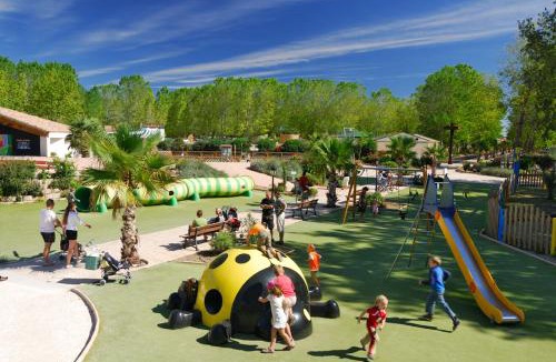 Vendres Other | Happy Camp Mobile Homes in Camping Le Domaine La Yole