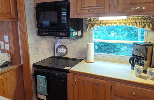 Singers Glen RV Rental | Happy Camper scenic getaway