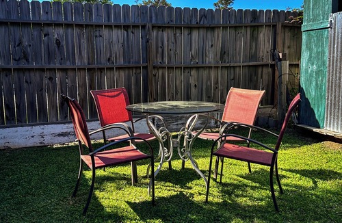 Magnolia House | Happy Campers RV Stay Private Yard Sleeps 4-6