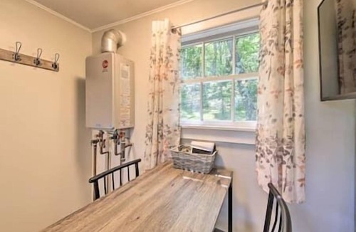 Edgecomb Cottage | Happy Cottage Near Everything 11