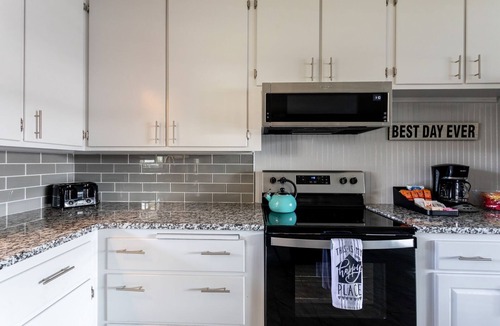 Fredericksburg House | Happy Days | Pet-friendly | Great Location