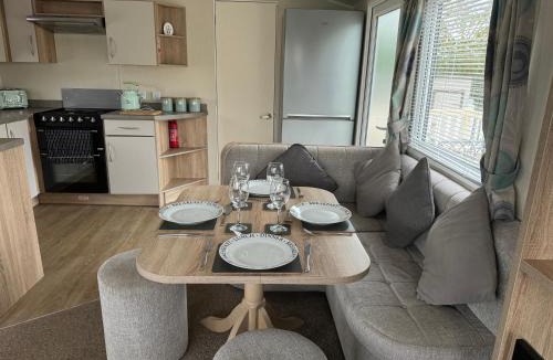 Brazzacott Apartment | Happy days plot 16