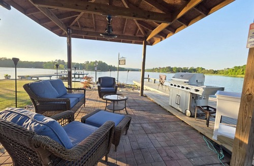 Ashville Cabin | Happy Dock Hideaway Waterfront Vibes Sunset Views