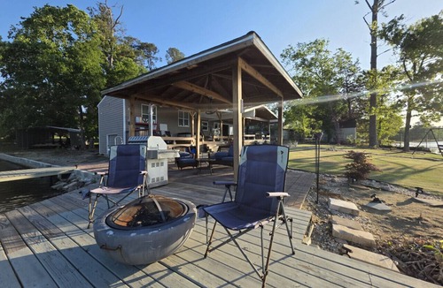 Ashville Cabin | Happy Dock Hideaway Waterfront Vibes Sunset Views