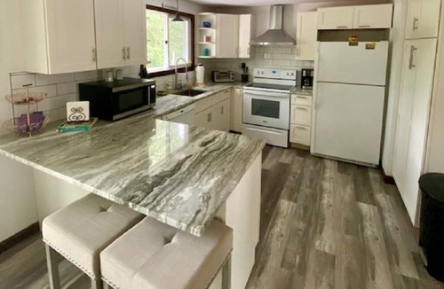 Forestdale House | HAPPY ESCAPE a super comfy cozy space in a quiet intimate setting.