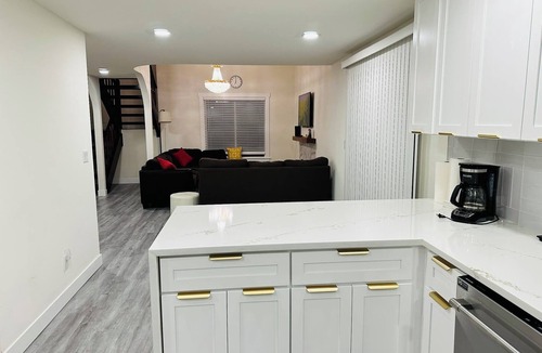 Mukilteo House | Happy Gathering House