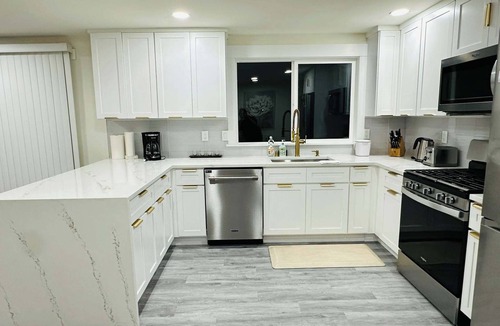 Mukilteo House | Happy Gathering House