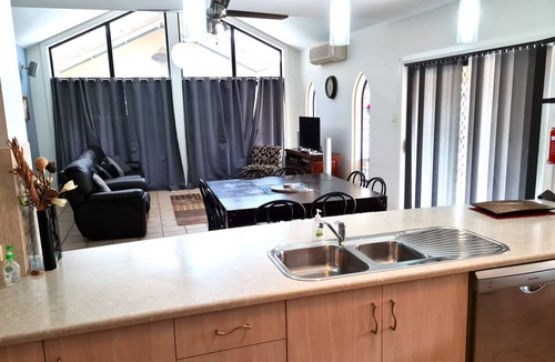 Wallaroo Hotel | Happy Gilmore, Wallaroo