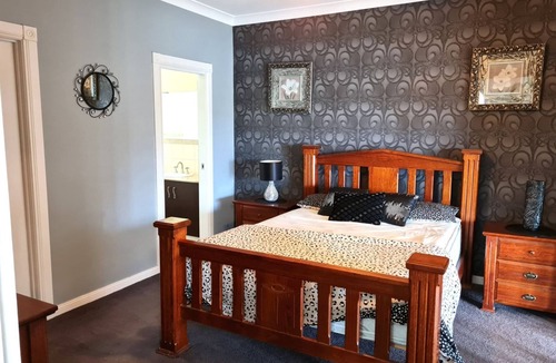 Wallaroo Hotel | Happy Gilmore, Wallaroo