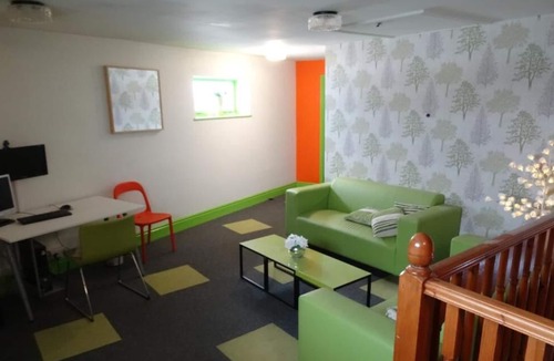 Warrington House | Happy Guests Lodge