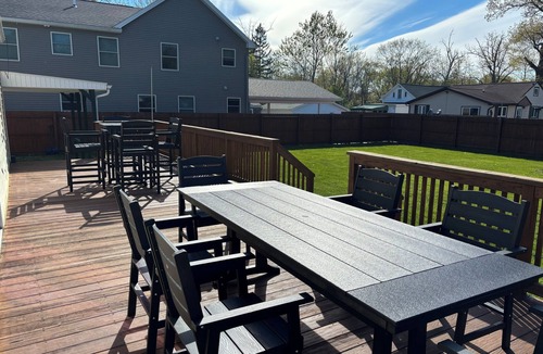 Lake Erie Beach House | Happy Haven- close to beach and Mickey Rats-recently bought