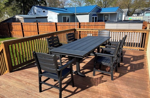 Lake Erie Beach House | Happy Haven- close to beach and Mickey Rats-recently bought