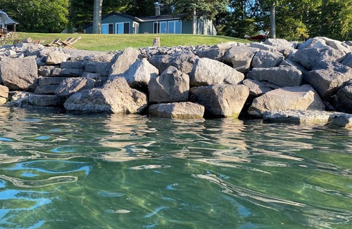 Youngstown House | Happy Haven on Lake Ontario
