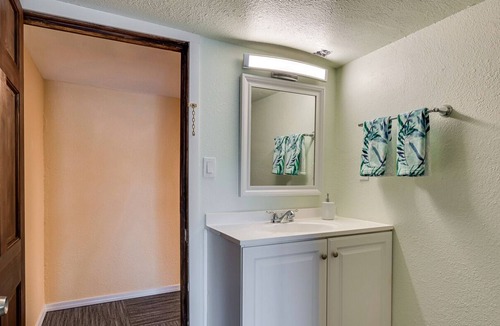 Manson Villa | Happy Hidden Hangout