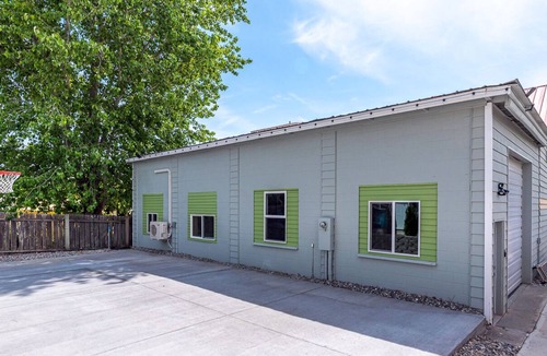 Manson Villa | Happy Hidden Hangout