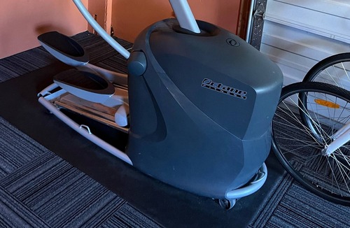 Manson Villa | Happy Hidden Hangout