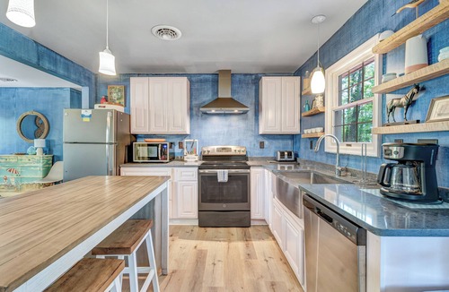Piney Island House | Happy Hideaway by Seaside Vacations & Sales