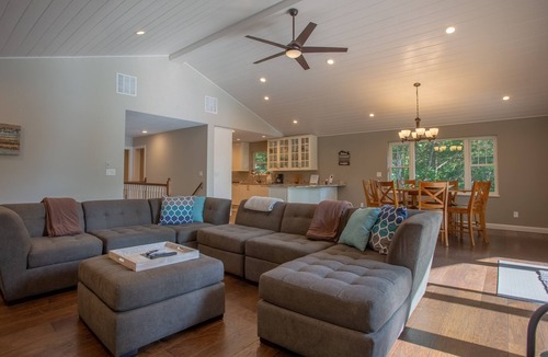 Ridgedale House | Happy Hideaway 4 Bedroom Home by RedAwning