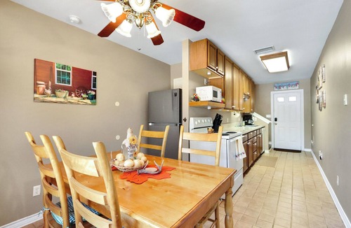 Wimberley House | Happy Hideaway I Hot tub, stargazing!