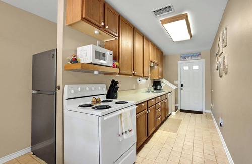 Wimberley House | Happy Hideaway I Hot tub, stargazing!