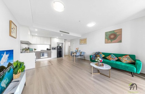 Auburn Apartment | Happy Hideout in Auburn