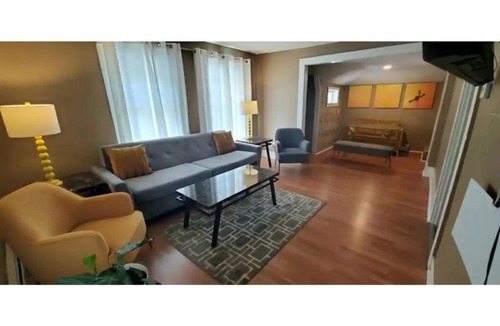 Lockport Apartment | HAPPY HOME LOCKPORT #2 - 30 min to Niagara Falls!