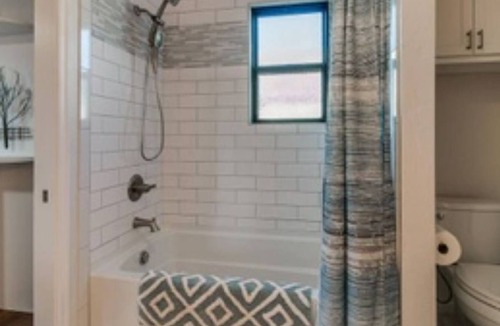 Guthrie Cottage | HAPPY HOME