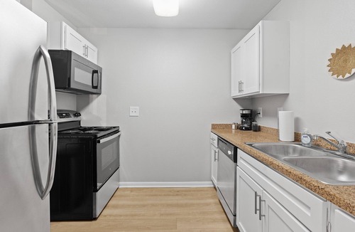 Pleasant Valley Apartment | Happy Home w/Pool, Hot Tub, Gym & EV Charging