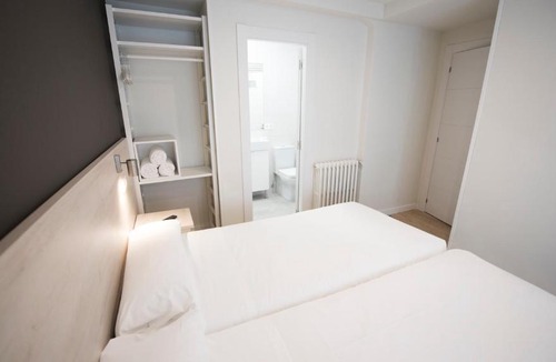 Burgos Hotel | Happy Hostal Carrales