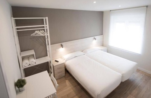 Burgos Hostel | Happy Hostal Carrales