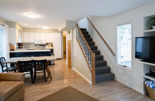 Ottawa Beach House | Happy Hour at Ottawa Beach