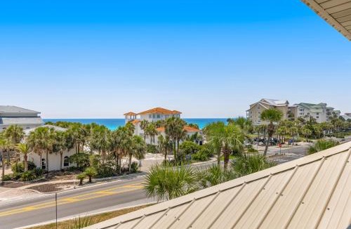 Crystal Shores House | Happy Hours