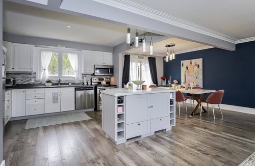 Historic Old Town House | Happy House w/In-Ground Private Pool in NOTL