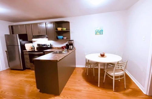 Inner Harbour House | Happy House | Free Parking | Downtown