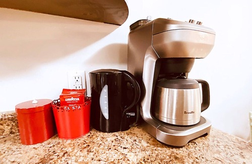 Inner Harbour House | Happy House | Free Parking | Downtown