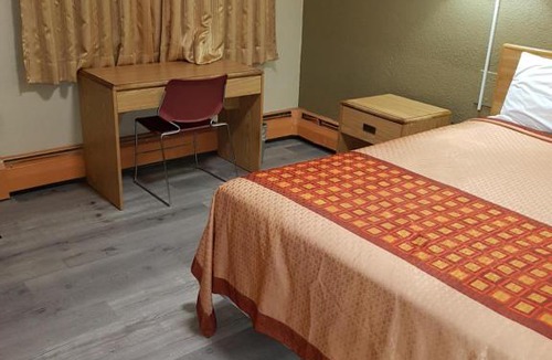 Utica Hotel | Happy Journey Motel