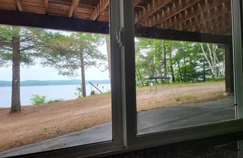 Cushing Cabin | Happy Lakeside Getaway
