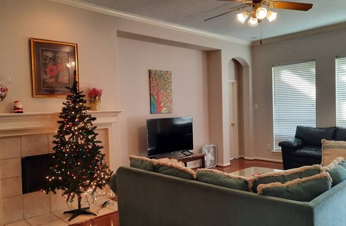 Pearland House | Happy man's 6-bedroom comfortable home