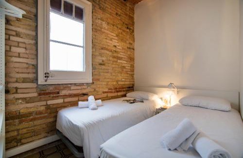 El Camp de l'Arpa del Clot Apartment | Happy People Gaudi Sant Pau Apartments