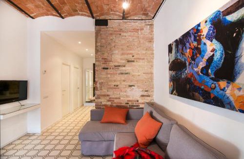 El Camp de l'Arpa del Clot Apartment | Happy People Gaudi Sant Pau Apartments
