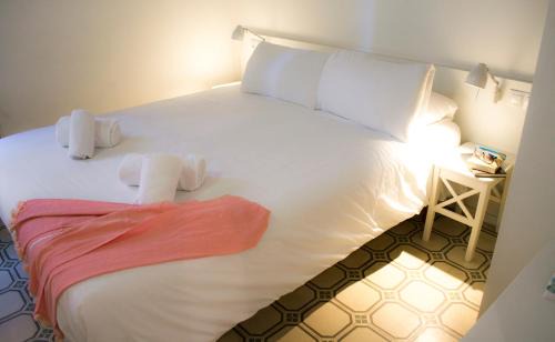 El Camp de l'Arpa del Clot Apartment | Happy People Gaudi Sant Pau Apartments