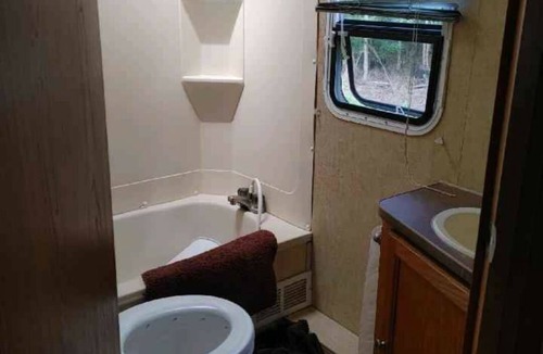 Mannford RV Rental | Happy place camper