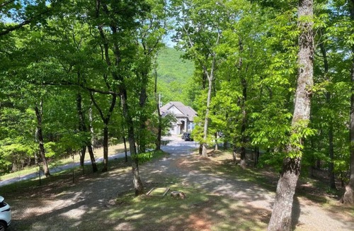 Tate House | Happy Place Hideaway