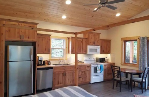 Ardenvoir Cabin | Happy Place.